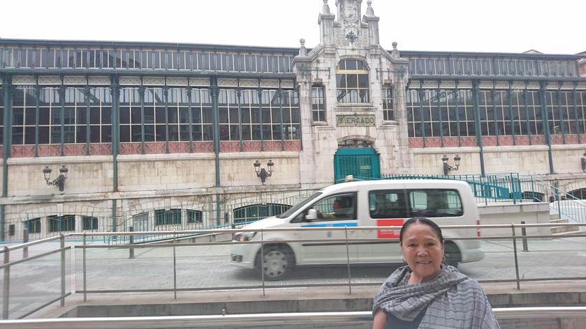 Mi mamá en el mercado