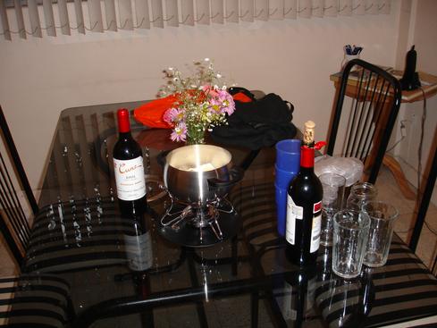 La cazuela del fondieu y el vino