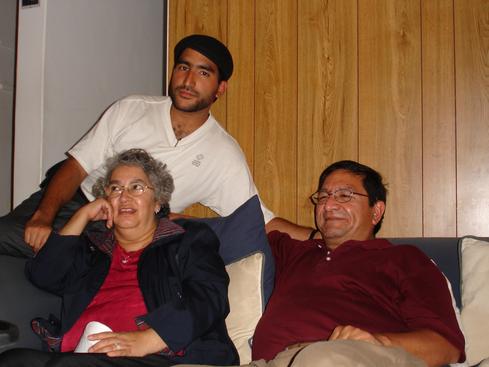 Omar y sus papás