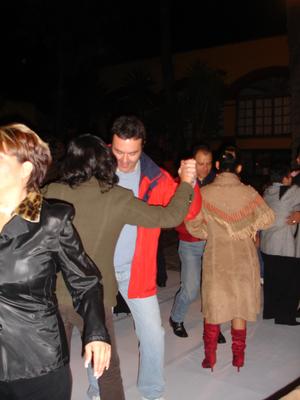Paulina y José Miguel bailando