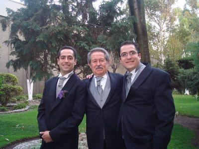 Juan, su papá y Fede