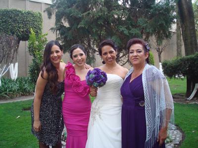 Paola, Mina, Érika y la mamá de Juan